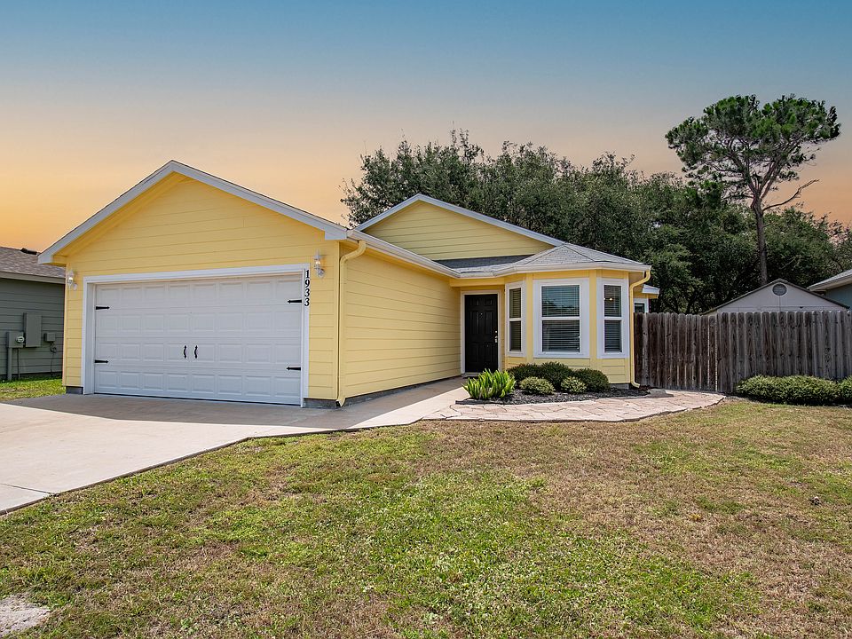 1st image of 1933 Admiral Ln
