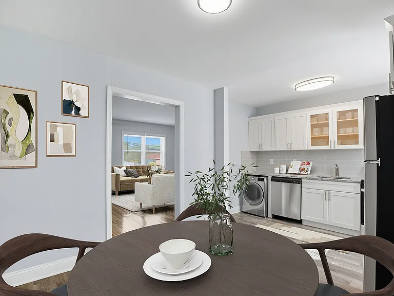 Eagle Rock Apartments at Huntington Station — Photo 3