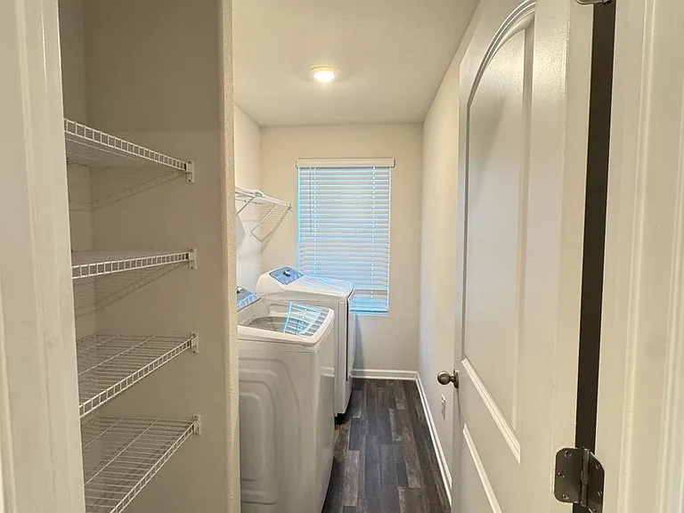 309 Turning Lake Dr — Photo 14