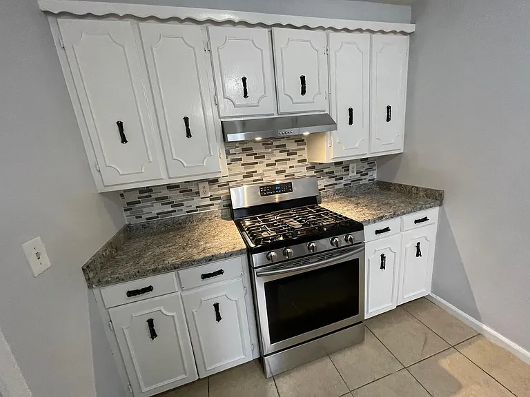 705 S Phoenix Ave #1 — Photo 20