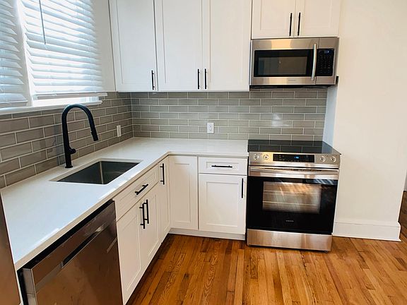 3rd image of 908 Lasalle St #908