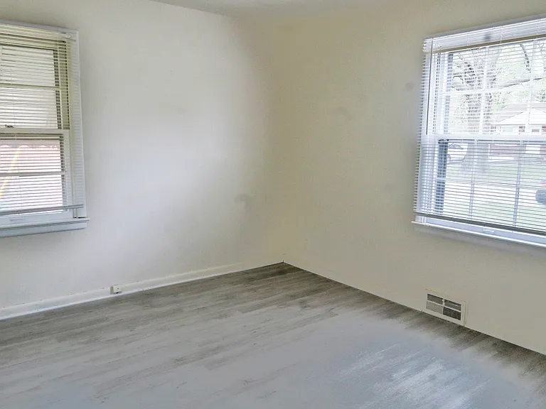 810 Teurville Dr — Photo 14