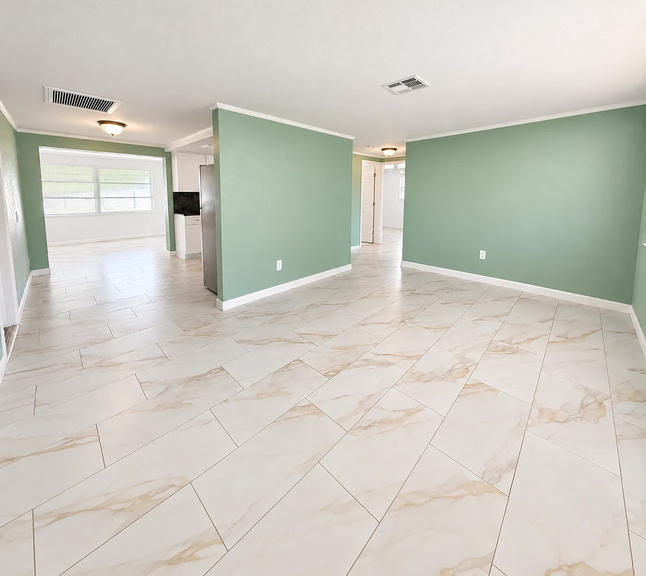 2 bed, 2.0 bath, 1042 sqft, $1,550 — Photo 3