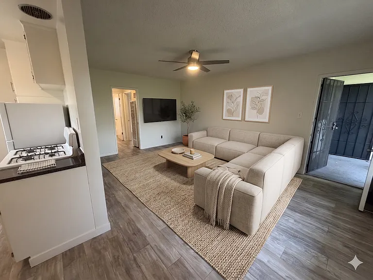4714 Slauson Ave — Photo 3