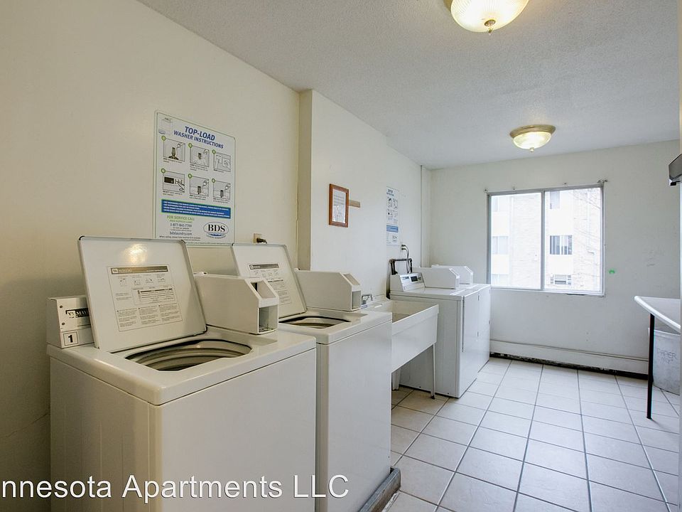 1st image of 208 Hoyt Ave W APT 202