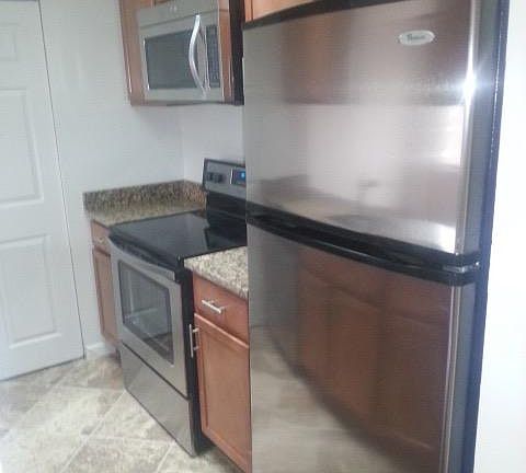 5th image of 1303 Missouri Ave APT E