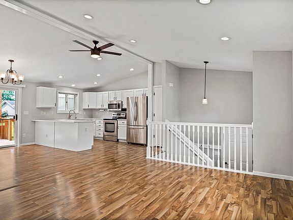 5th image of 209 W Lafollette St