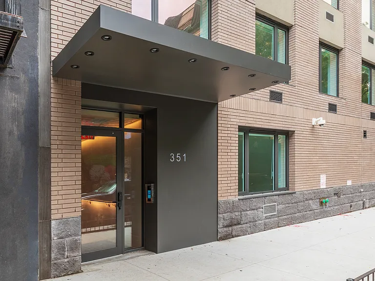 351 E 10th St #2C — Photo 6