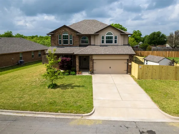 10008 Iron Horse Trl, Waco, TX 76708
