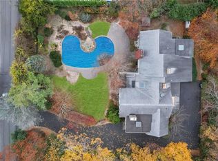 168 Hewlett Neck Rd, Woodmere, NY 11598