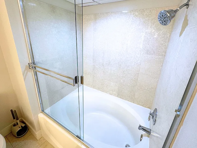 10740 Wilshire Blvd #605 — Photo 7