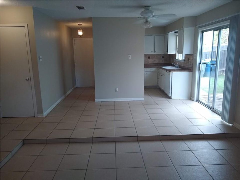 1st image of 4307 Caswell Ave #E