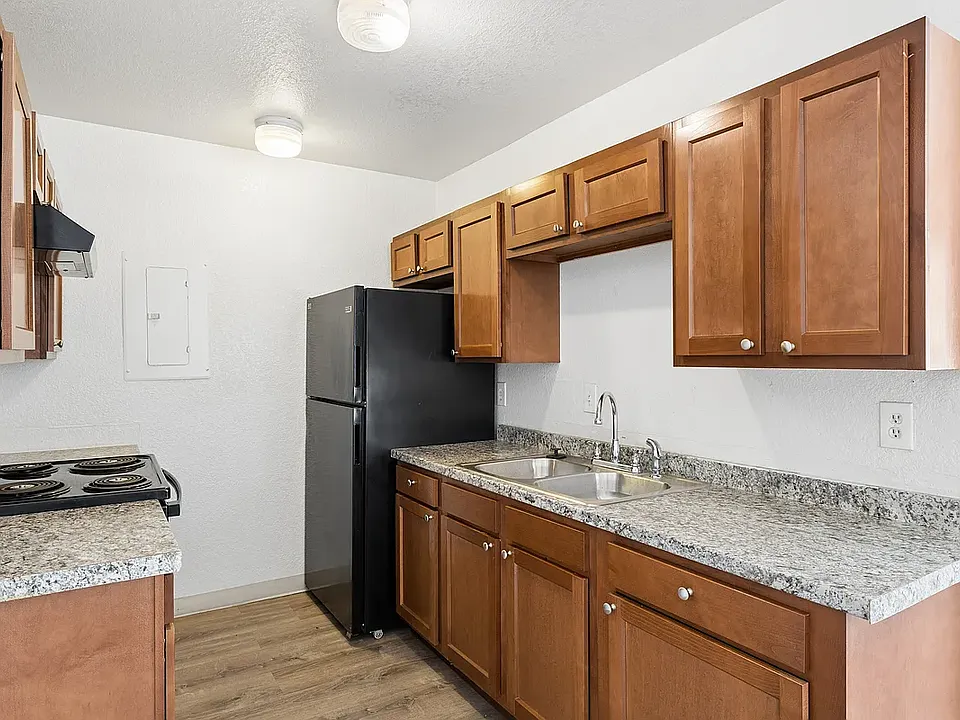 8038 S Central Ave #8