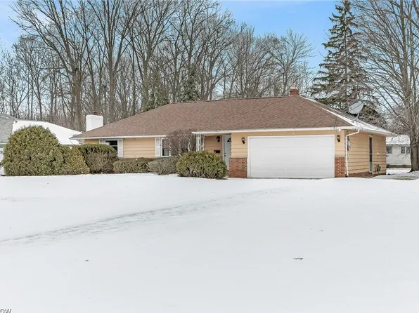 25897 Euclid Chagrin Pkwy, Richmond Heights, OH 44143