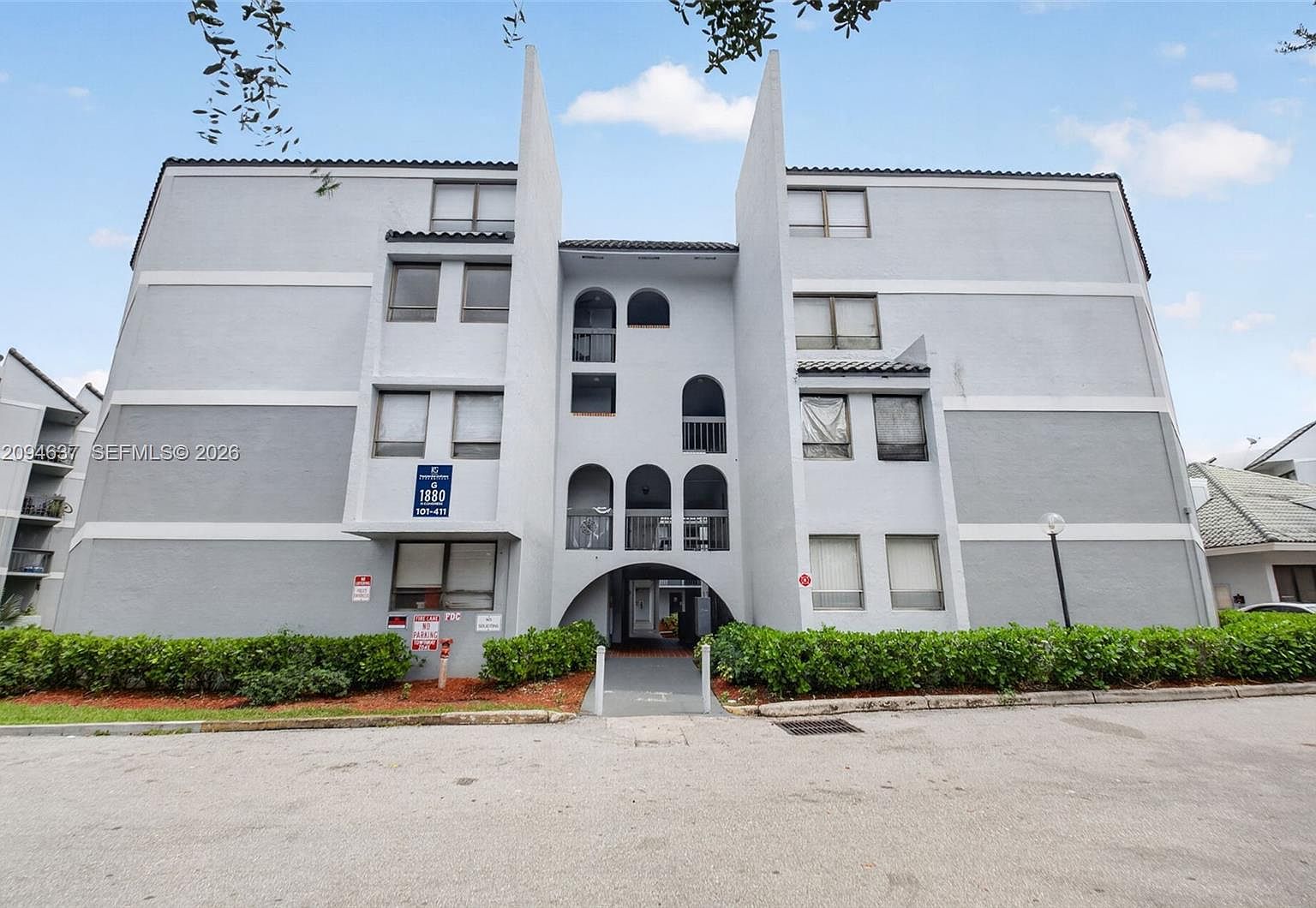 1880 N Congress Ave APT 301 — Banyan Cay Golf Club & Resort