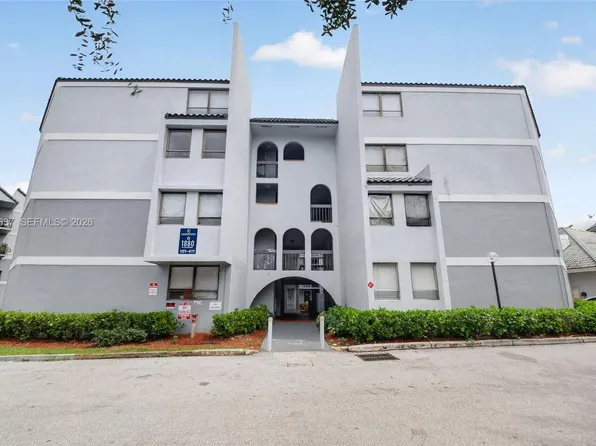 1880 N Congress Ave APT 301, West Palm Beach, FL 33401