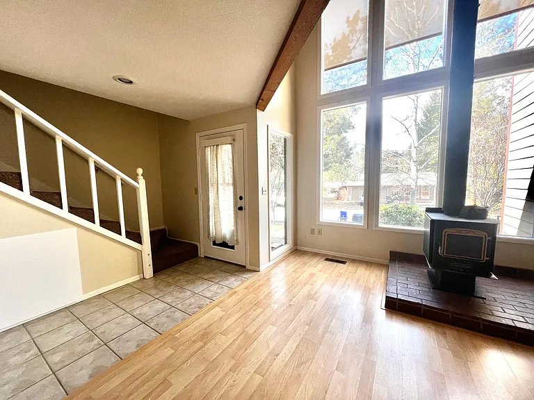 2112 NW Harriman St — Photo 6