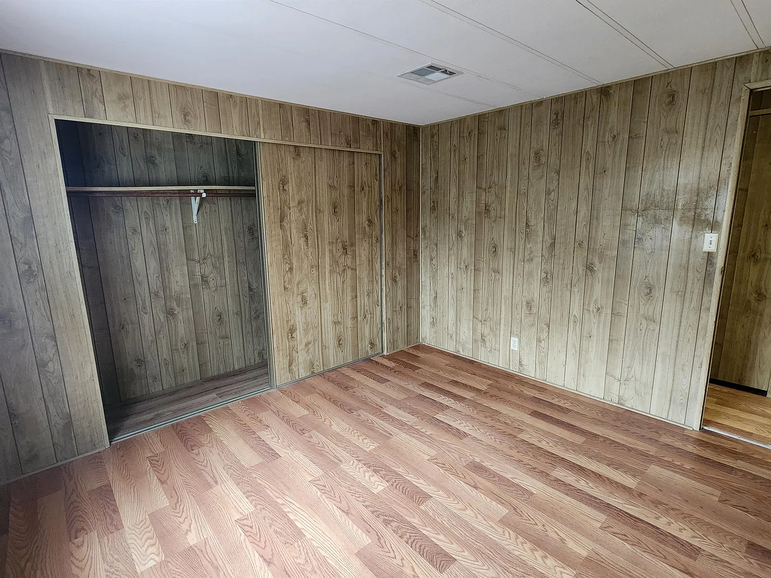 1111 Hardy Lane - B - B... — Photo 2