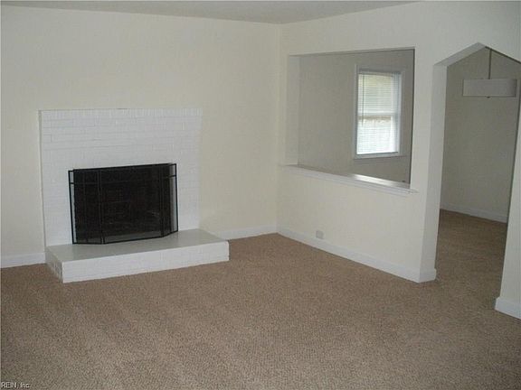 5th image of 8452 Carlton St