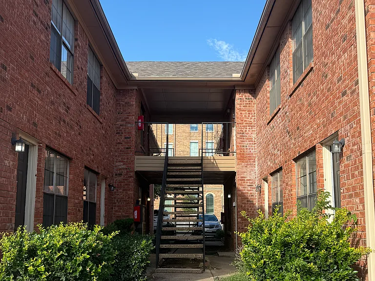 721 Avenue A #9 — Photo 23