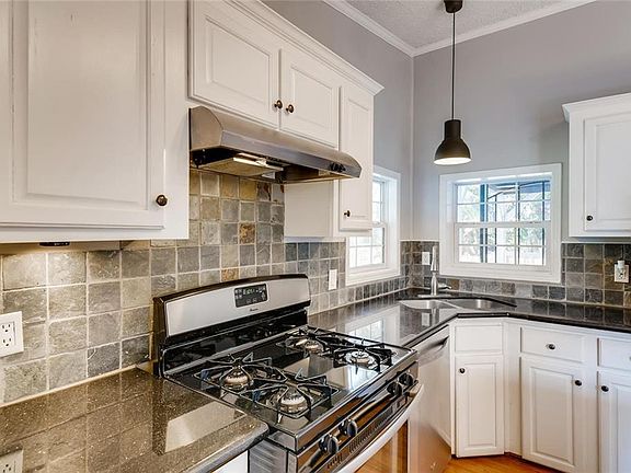5th image of 103 W Eggleston St