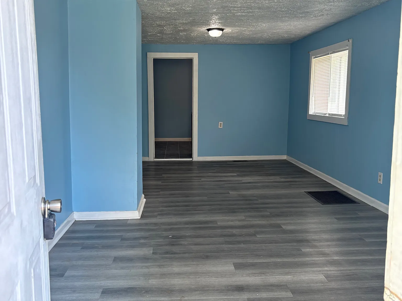 2 bed, 864 sqft, $1,100 — Photo 3