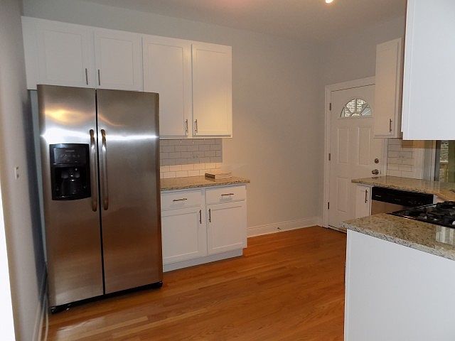 1st image of 1412 W Montrose Ave #1E