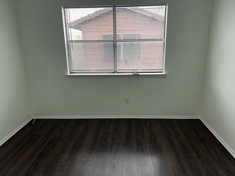 1218 Westway Cir — Photo 6