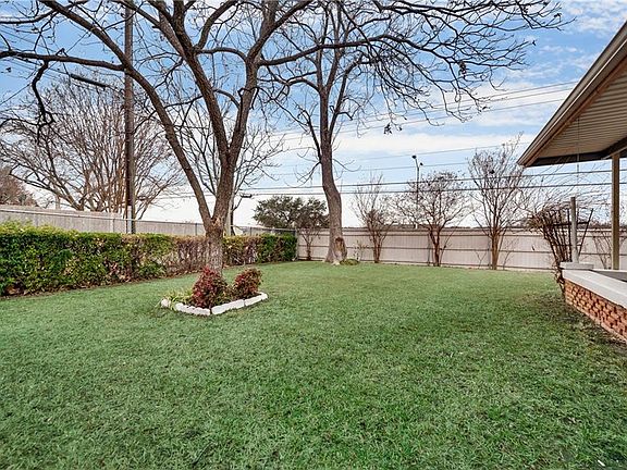 4th image of 2305 Greenland Dr
