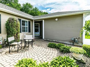 122 Sleeth Mill Cir, North Syracuse, NY 13212