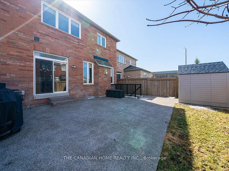 33 Denali Cres — Photo 41