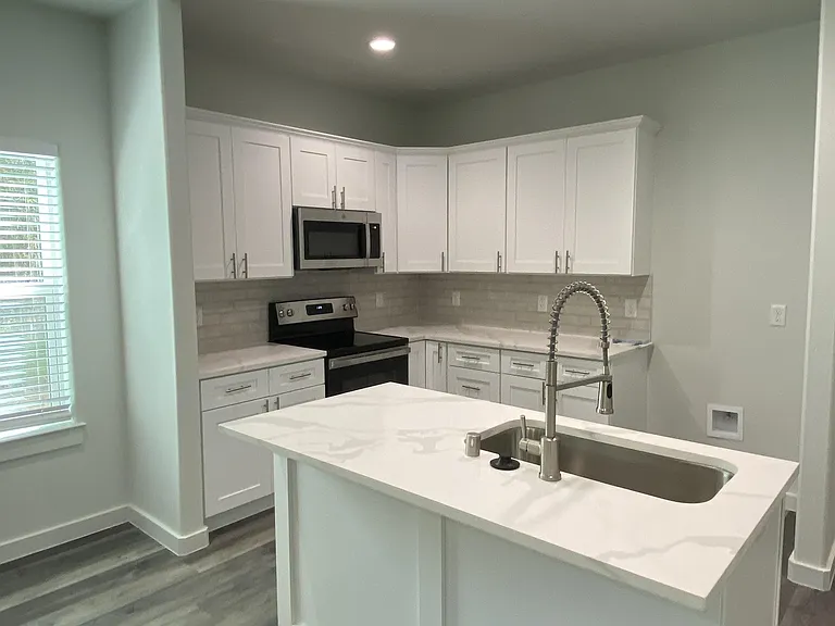 505 W Walker St #10 — Photo 5
