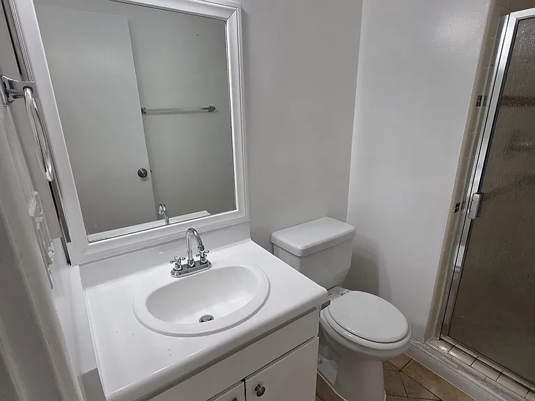 13955 Oxnard St — Photo 14