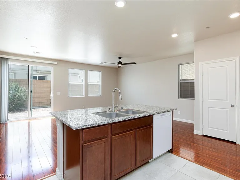 5327 Lazy Breeze Ave — Photo 14