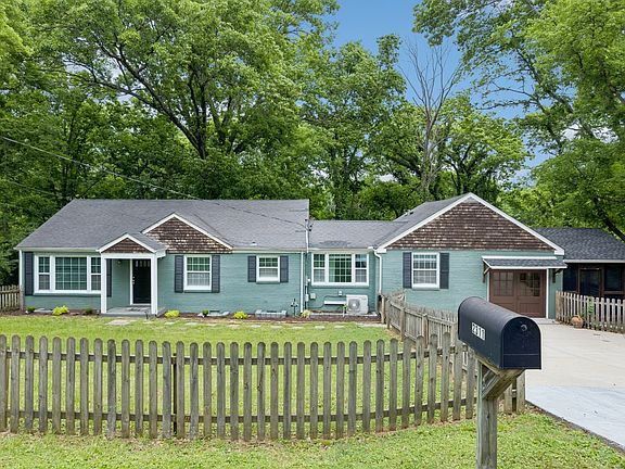 2nd image of 2311 McGavock Pike