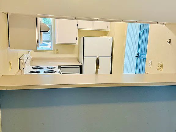 5th image of 463 Coffield Ave #7