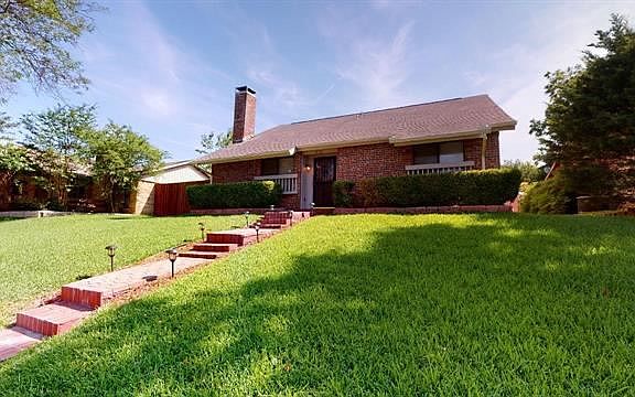 3rd image of 4738 Cliffwood Dr