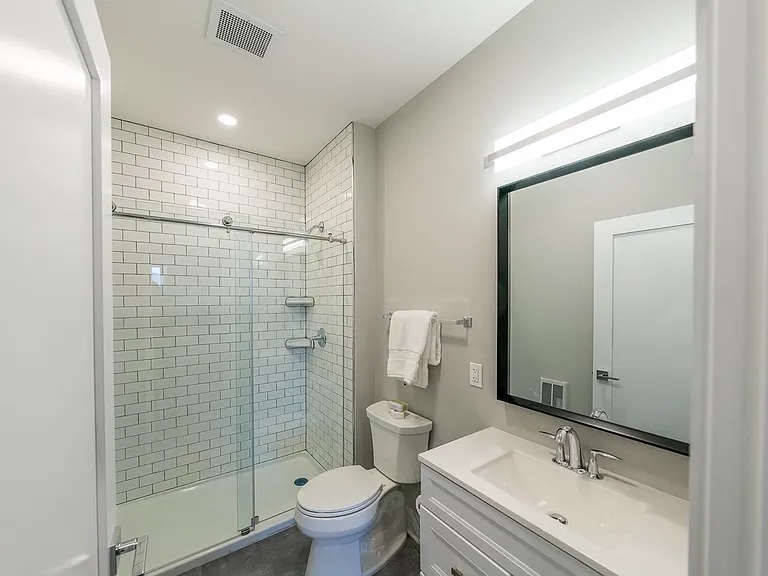 783 Kings Hwy E — Photo 10