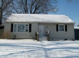 8 Mark Dr, New Castle, DE 19720