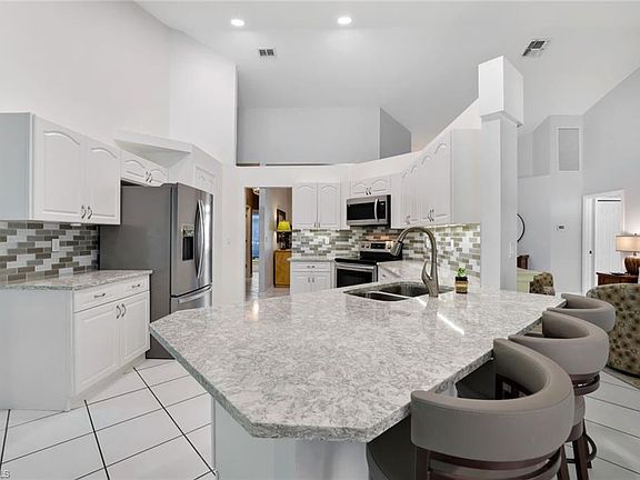 3rd image of 6653 Huntley LN N