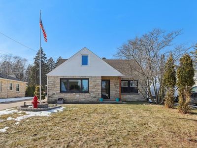 233 North Dries STREET, Saukville, WI, 53080