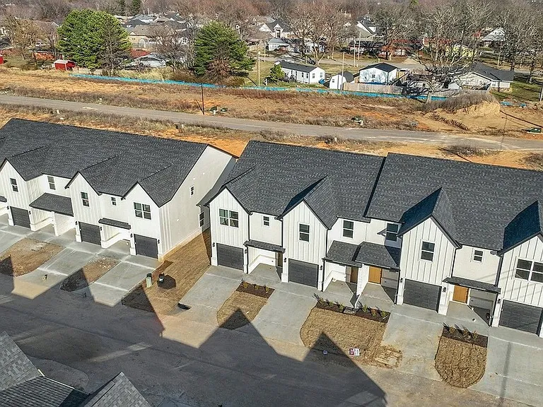 1718 Cuppett Cir #3 — Photo 32