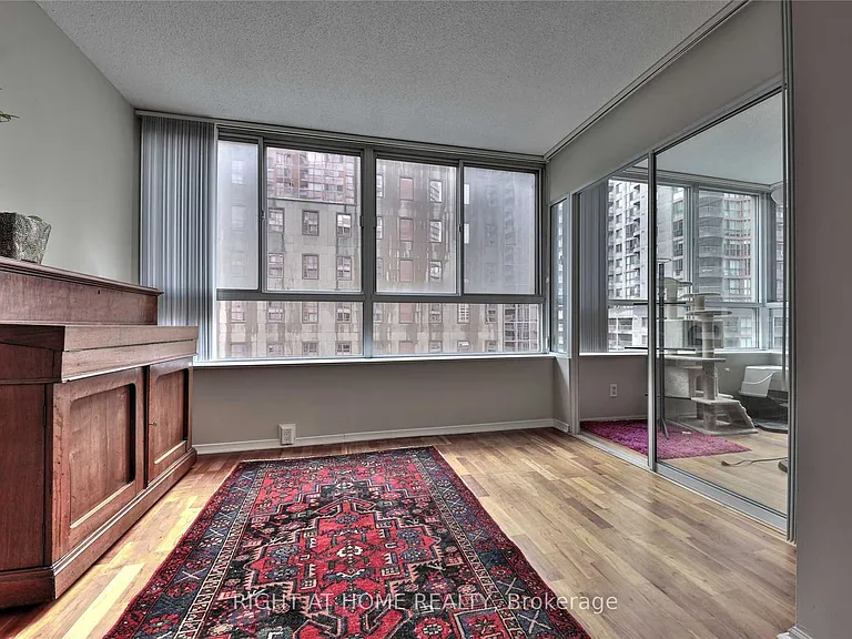 717 Bay St #906 — Photo 9