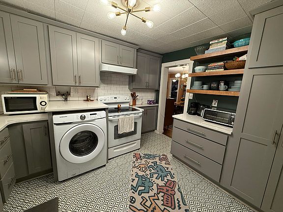 2nd image of 2160 N Kellett Avenue