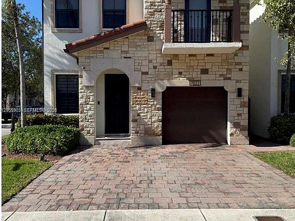 3rd image of 7022 NW 102nd Pl