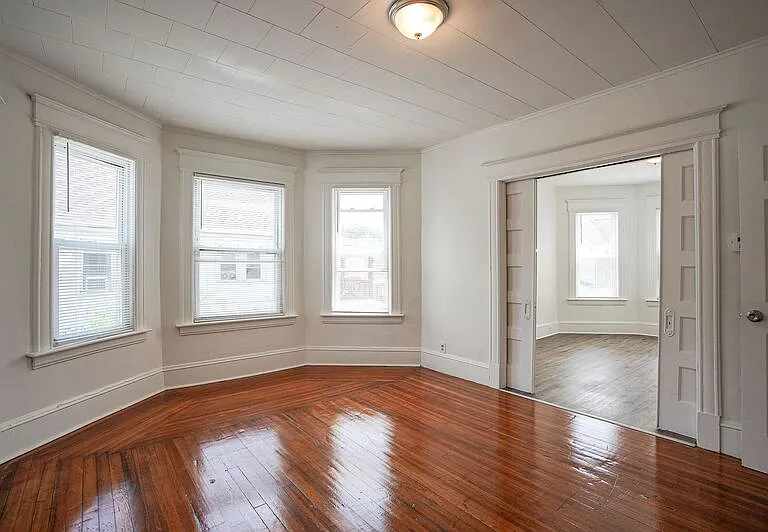 529-531 Armory St #2 — Photo 3