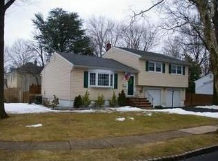 14 New Brook Ln, Springfield, NJ 07081