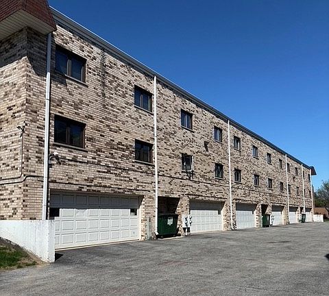 2nd image of 9132 S Pulaski Rd APT 2E