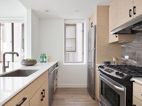3rd image of 15 Cliff St APT 20F