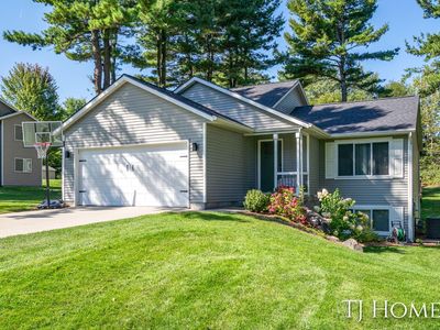 7358 High Timber Dr, Greenville, MI, 48838